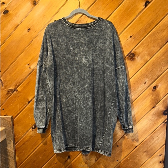 Fashion Nova Casual Friday Sweatshirt Mini Dress in gray black acid wash - Picture 4 of 7